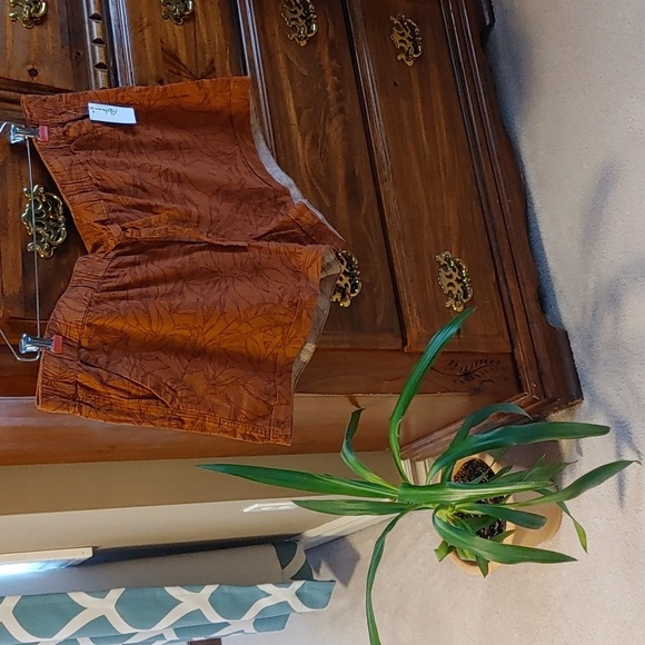 NWT Women's Linen Blend Plus Size Shorts - Picture 1 of 5